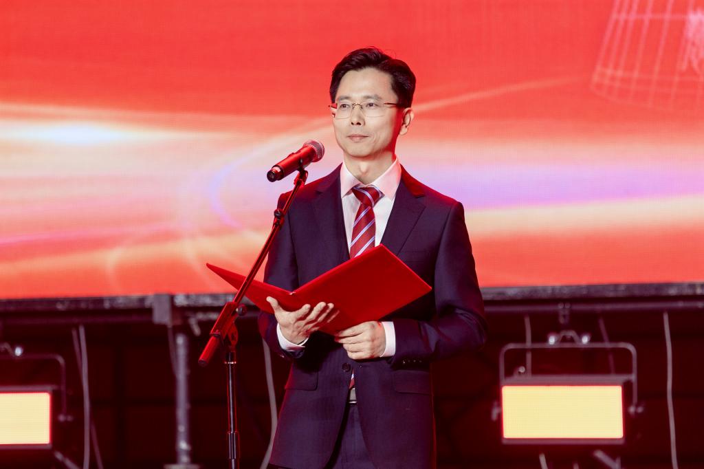 党委副书记、校长叶智锐致新年贺词